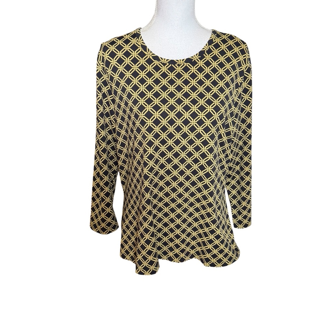 J. McLaughlin Signature Top in Black Gold Lattice Design XL
